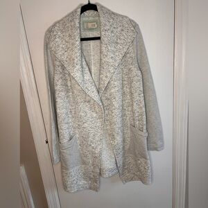 ANTHROPOLOGIE OPEN FRONT SPECKLED GRAY CARDIGAN W/SOLID GRAY SLEEVES AND POCKETS